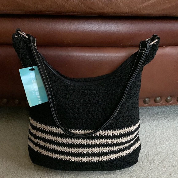 cabana crochet Handbags - Cabana Crochet Black and Cream Color Purse. New With Tags. Great for Summer 🌞